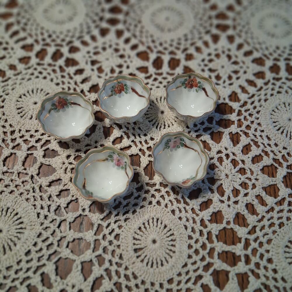 Nippon hand painted 5 salt cellars dish footed floral